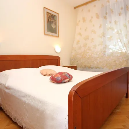 Arbanija 9423a * Trogir