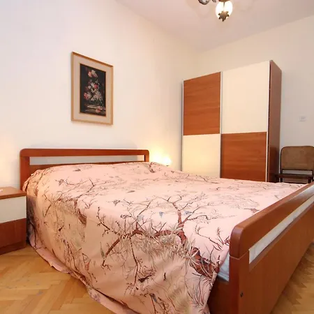 Apartman Arbanija 9423a *